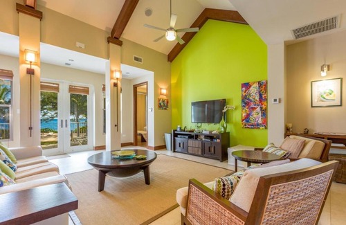 West Bay House | Avocado Cottage by Grand Cayman Villas & Condos