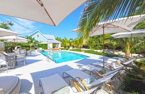 West Bay House | Avocado Cottage by Grand Cayman Villas & Condos