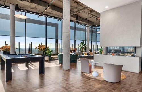 West Loop Apartment | Avra Stylish Apartments Prime West Loop Location Near Union Park