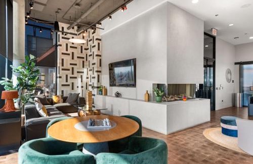 West Loop Apartment | Avra Stylish Apartments Prime West Loop Location Near Union Park