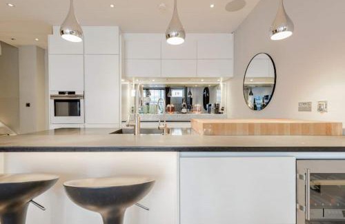 Brompton & Hans Town House | Award Winning Interior Designed Luxurious Mews in Knightsbridge
