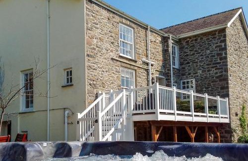 Aberaeron House | Awelfa - On7