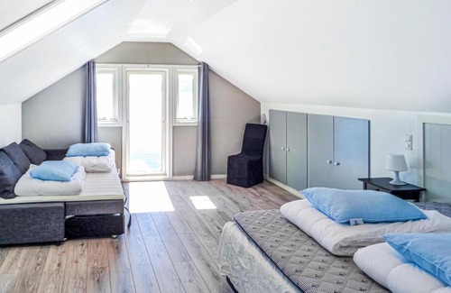 Strandebarm Apartment | Awesome apartment in Strandebarm with 5 Bedrooms and WiFi