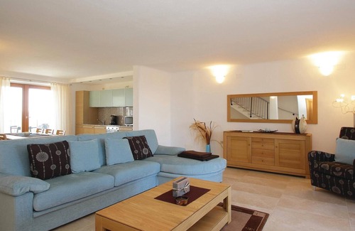 Baredine House | Awesome home in Baredine with WiFi