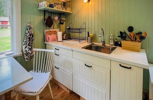 Malexander House | Awesome home in Boxholm with WiFi