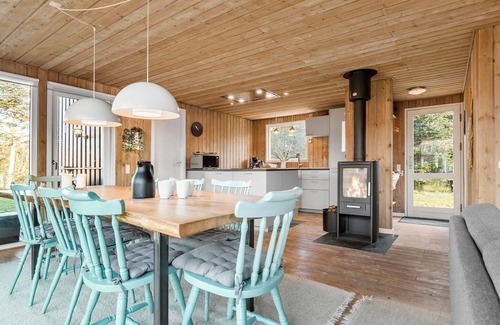 Øer Strand House | Awesome home in Ebeltoft with sauna