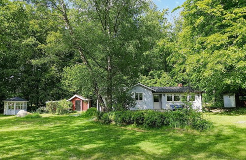 Fjalkinge House | Awesome home in Fjälkinge with kitchen