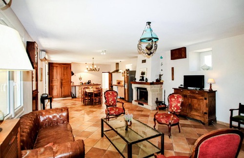 Flaviac House | Awesome home in Flaviac with WiFi