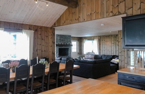 Hol House | Awesome home in Geilo with sauna