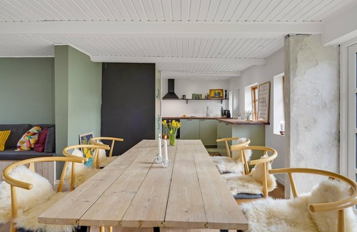 Østerskov House | Awesome home in Humble with WiFi