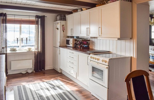 Nordre Land House | Awesome home in Nord-Torpa with kitchen