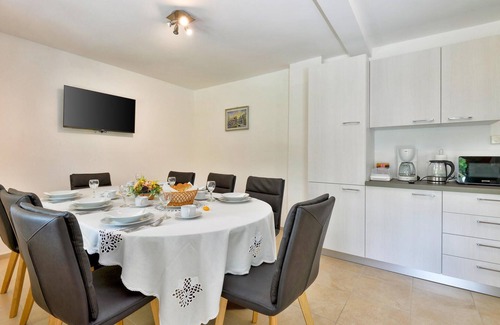 Ozalj House | Awesome home in Ozalj with kitchen