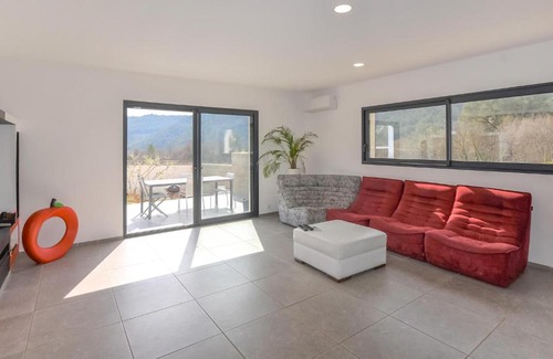 Propiac House | Awesome Home In Propiac With Wifi