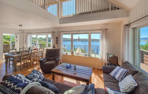 Sveio House | Awesome Home In Sveio With Wifi