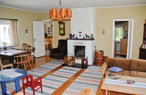 Varnamo House | Awesome home in Värnamo with kitchen