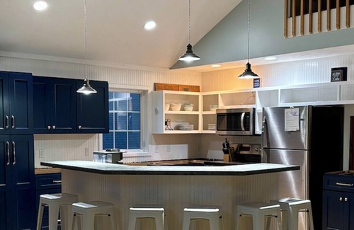 Silver Lake House | AWESOME HOME & LOCATION - GREAT FOR GROUPS OF ALL SIZES - NEW PHOTOS COMING!