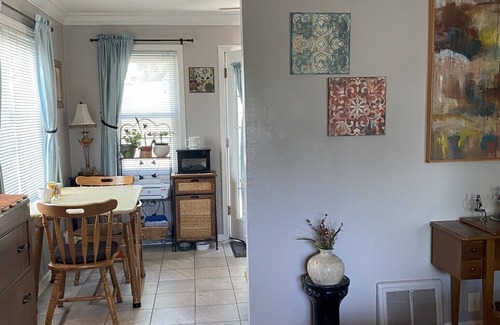 Northampton House | Awesome house in sought after area!