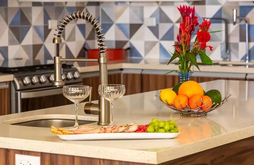 La Libertad House | Ayanna Beach Front Heaven