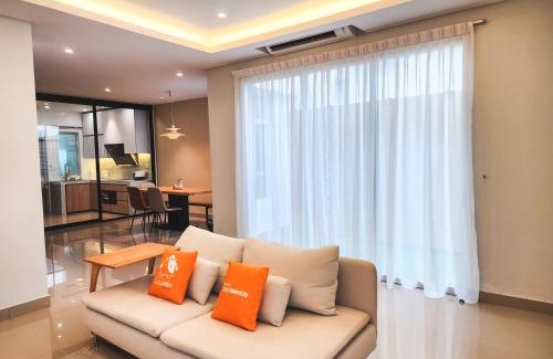 Masai House | Ayera Residence Muji X Near Permas X Staycation 4BR4B #12 pax by Cowidea