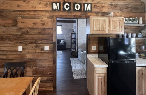 Painted Post Cabin | Ayers Acres Cabin 1 - near Watkins Glen, Corning, Finger Lakes - sleeps 6