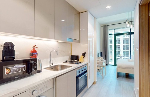 Nad Al Sheba Apartment | Azizi Riviera 47 - Comfortable Studio in Meydan