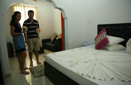 Fulhadhoo House | Azoush Tourist Guesthouse