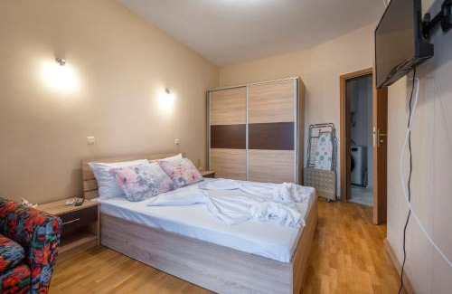 Burgas Apartment | Azure Pretty Apartment TOP Location near Sea Garden