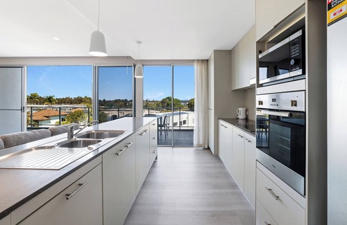 Gold Coast Apartment | Azzura Greens Resort