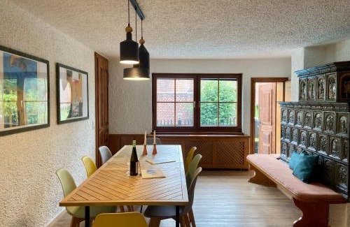 Desselbrunn Apartment | Bäckerhaus - Wohnung mit Pool und Garten