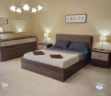 Nadur House | b&b Denis