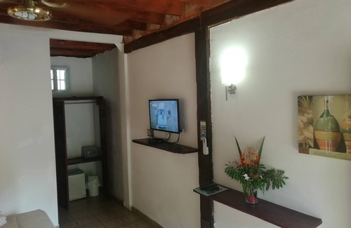 Contadora Island Bed & Breakfast | B&B Gerald's