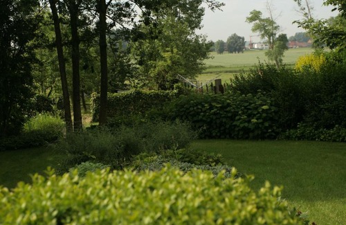 Sint-Martens-Lierde Bed & Breakfast | B&B Goudsbloempje