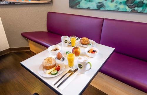 Bruhl Hotel | B&B Hotel Freiburg-Nord