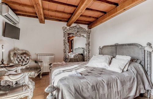 Riano Bed & Breakfast | B&B La Candelora on the outskirts of Rome. Swimming pool, reception, relaxation, nature