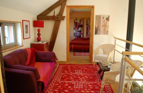 La Chapelle House | B&B La Maison Des Collines Autour Chambres d'hôtes