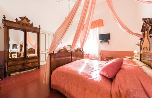 Leni Bed & Breakfast | B&B Villa Pittorino: Mariella Room in Salina cir 19083037C100309