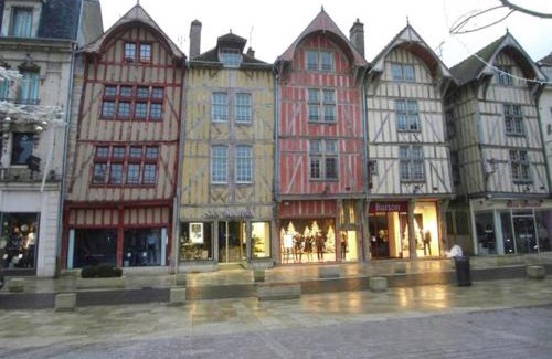La Chapelle-Saint-Luc Hotel | B Hotel Troyes Aéroport