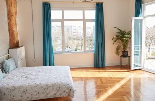 Gumussuyu Mahallesi House | B-Main Street of Taksim Square, Balcony&Great View