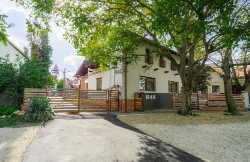 Torokbalint House | B48 Gardenhouse - a zöldben kényelmesen