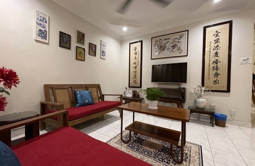 Taman Kota Laksamana House | Baba & Charlie Homestay