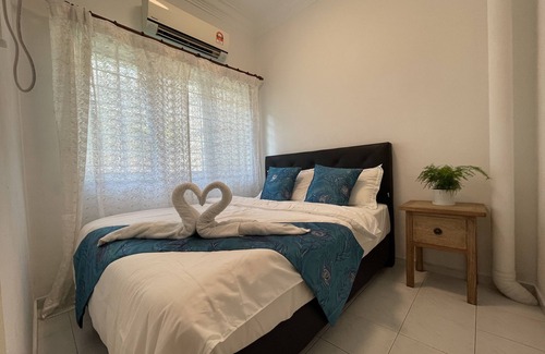 Taman Kota Laksamana House | Baba & Charlie Homestay