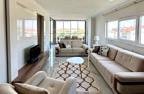 Side Apartment | Babylon 40 - 2 bed private home Sleeps Up To 6 close to everything