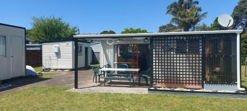 Cooks Beach House | Bach Camp - Cooks Beach Bach