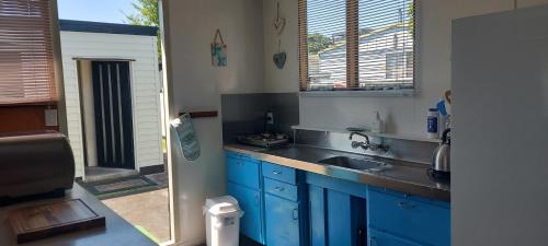 Cooks Beach House | Bach Camp - Cooks Beach Bach