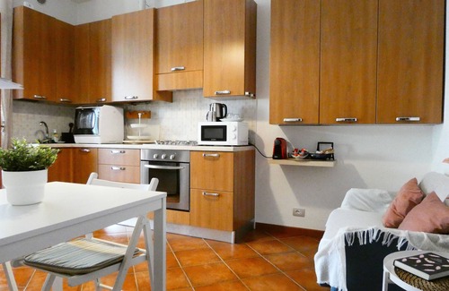 San Pellegrino Terme Apartment | Baciati dal Sole Apartment with Terrace in San Pellegrino Terme self check-in