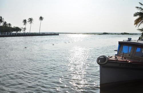 Kumarakom House | Backwater Breeze