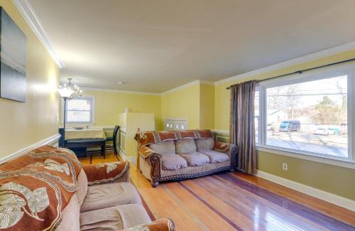 Newington House | Backyard and Deck Family-Friendly Lorton Home!