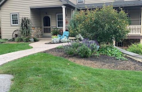 Steelville Apartment | Backyard Farm Retreat.Home of Peace an Relaxation.