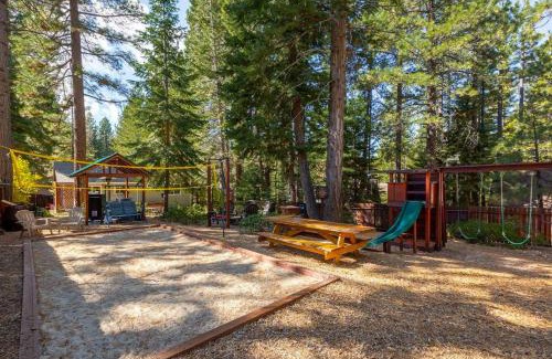 Pioneer Trail House | Backyard Oasis