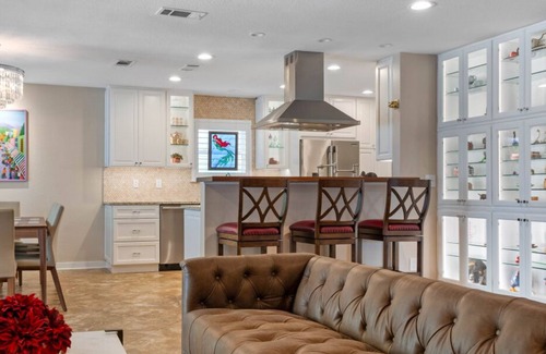 Sonesta West House | Backyard Pool, Hot Tub, Outdoor Kitchen│Free Parking + EV Station in N. Austin!